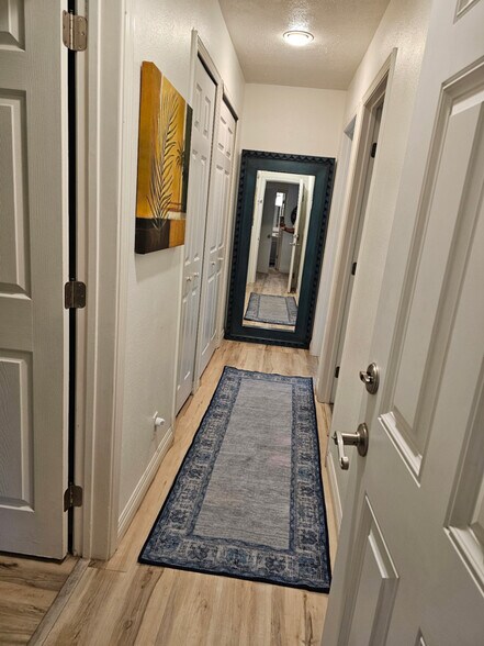 Building Photo - 293 Alaume St