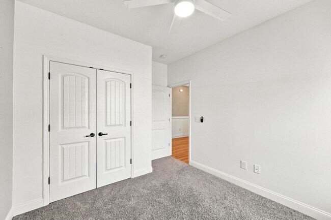 Building Photo - 233 Forester Dr