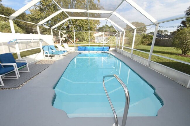 Building Photo - 60 Westover Ln