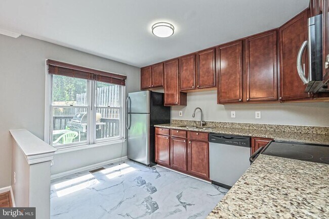 Building Photo - 105 Sunny Hill Ct