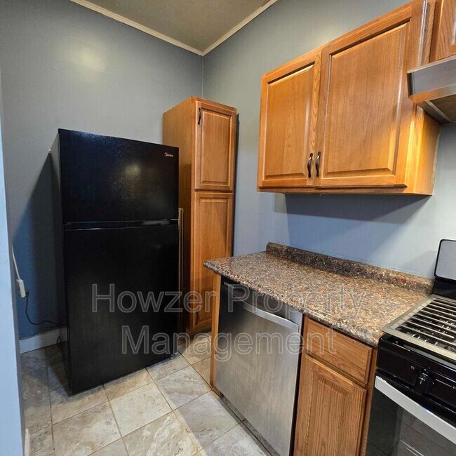 Building Photo - 14-18 Chester Ave