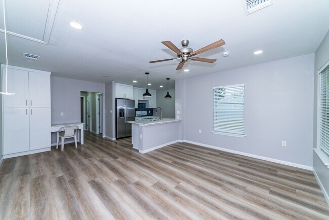 Building Photo - RENOVATED OLMOS PARK TERRACE DUPLEX