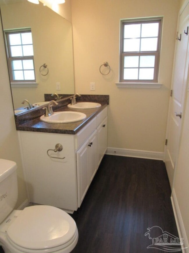 Building Photo - 279 Cottage View Dr