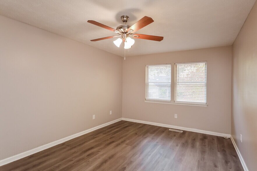 Building Photo - 1693 Laurel Creek Cir