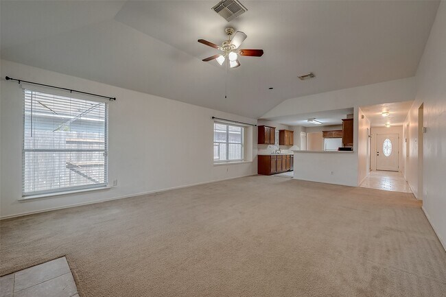 Building Photo - 10902 Primrose Acres Ln