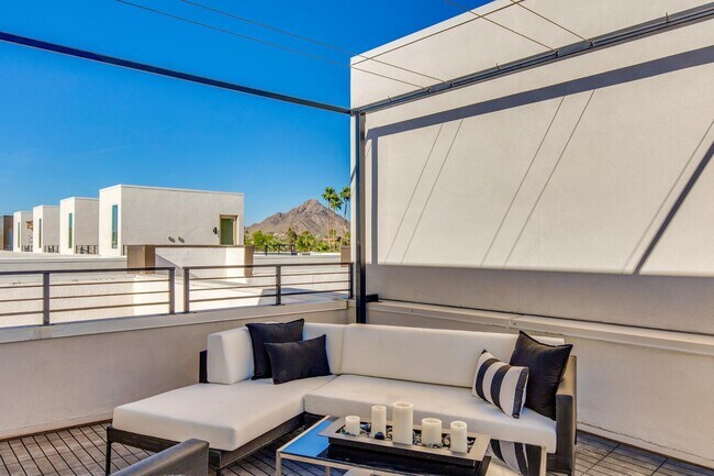 Building Photo - 5151 N 13th Pl