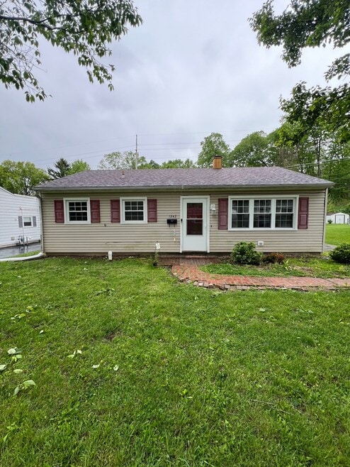Building Photo - 1242 E Fair Ave
