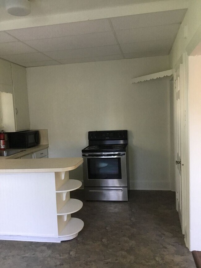 Building Photo - 3 br, 2 bath House - 2090 NEW DANVILLE PIKE