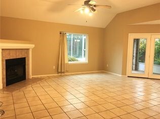 Building Photo - 2905 Essex Pl