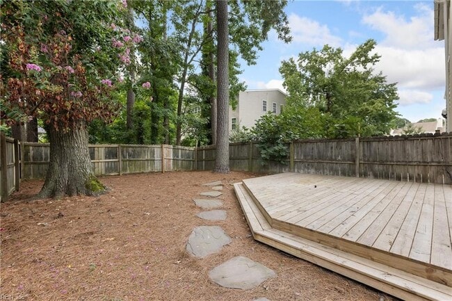 Building Photo - 337 Hutton Cir