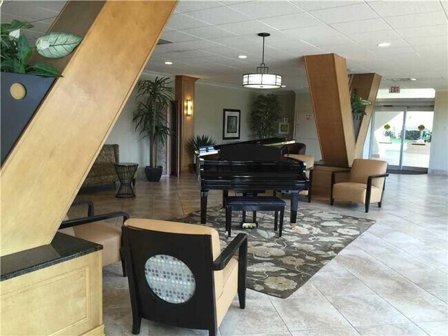 Building Photo - 111 Briny Ave