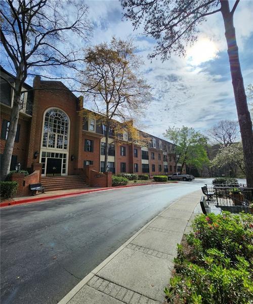 Building Photo - 23311 Plantation Dr NE