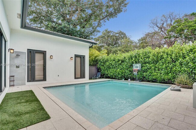 Building Photo - 3909 SW 54th St