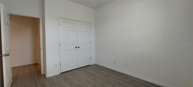 Building Photo - 1608 Sky Lks Dr