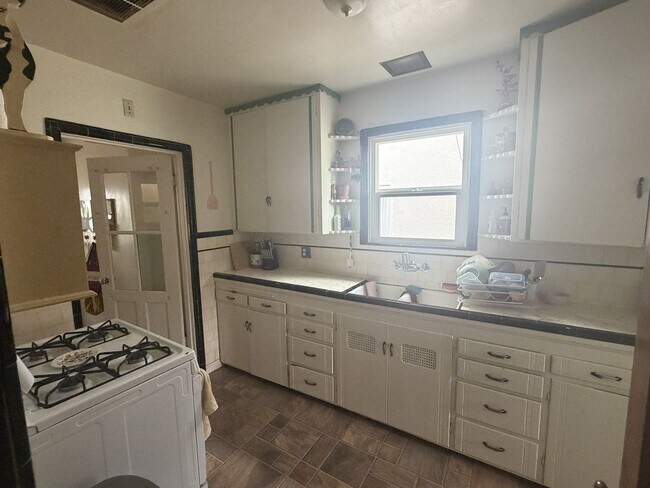 Building Photo - RARE Opportunity to Live on Mansion Avenue! Across the Street From CSUC