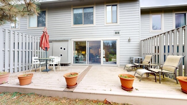 Building Photo - 773 Peninsula Ct