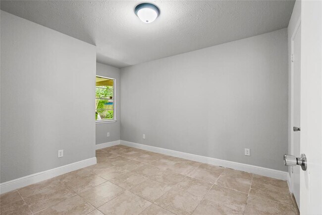 Building Photo - 16323 Maplemont Dr