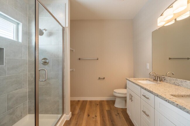 Building Photo - 124 Woodland Dr