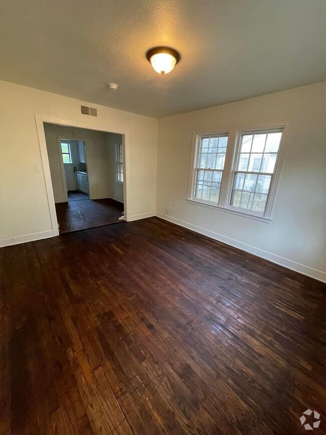 Building Photo - Rock 2 Bedroom home for Rent!