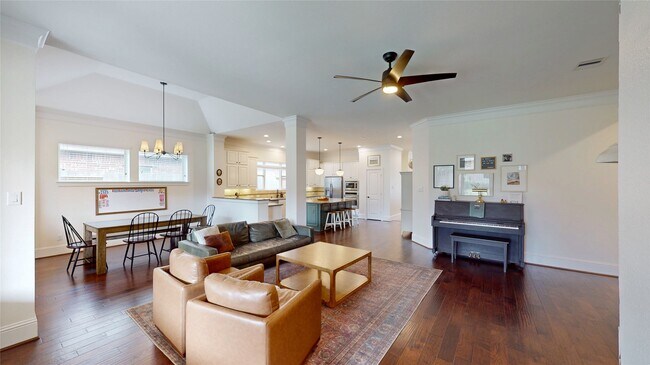 Building Photo - 8134 Caroline Ridge Dr