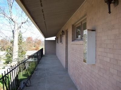 Building Photo - 200 Thistlewood Ave