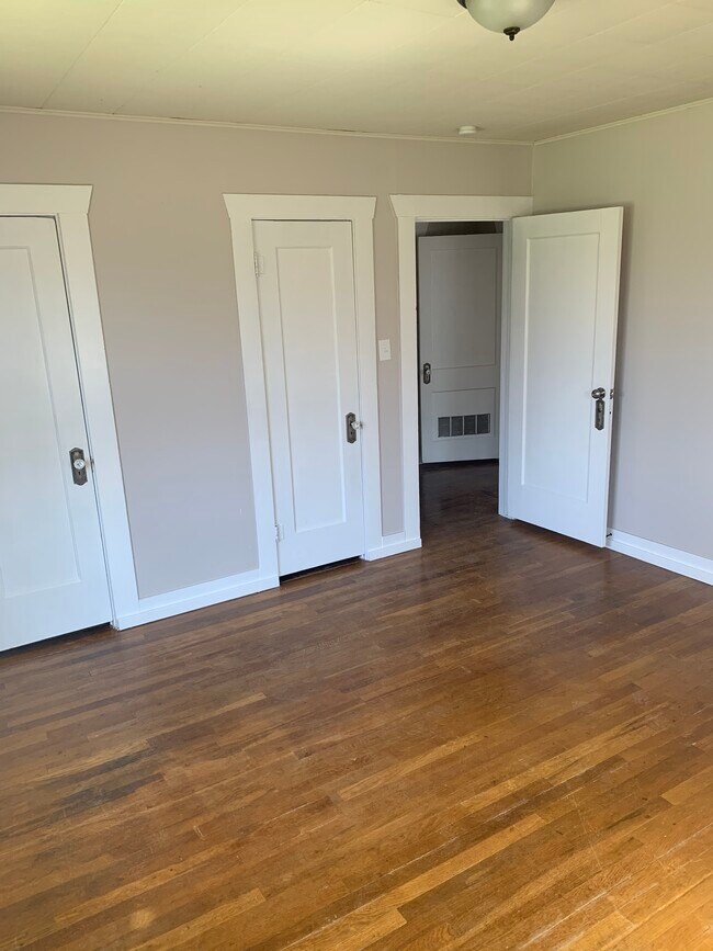 Building Photo - 802 S Fairmont St