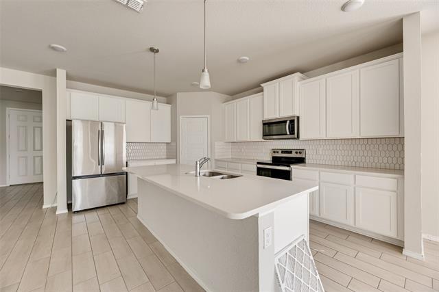 Building Photo - 5913 Hopkins Dr