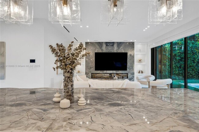 Building Photo - 34 SW 26th Rd