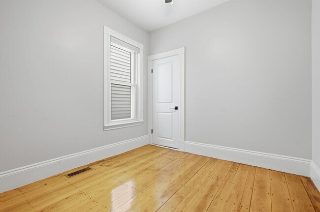 Building Photo - 97 Horace St