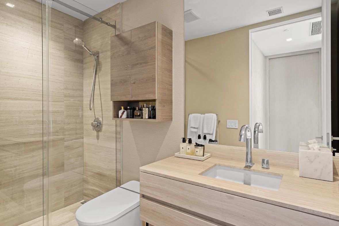 Building Photo - 18975 Collins Ave