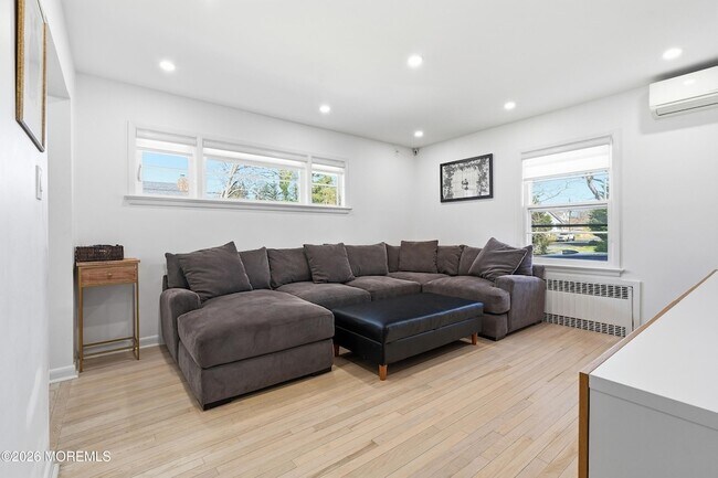 Building Photo - 227 Chatham Ave