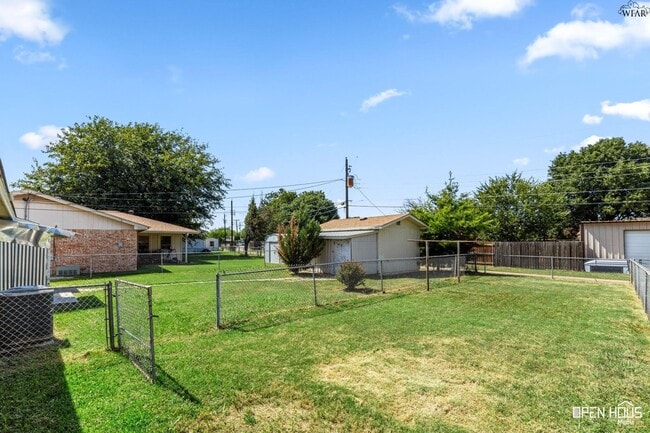 Building Photo - 212 Dirks Dr
