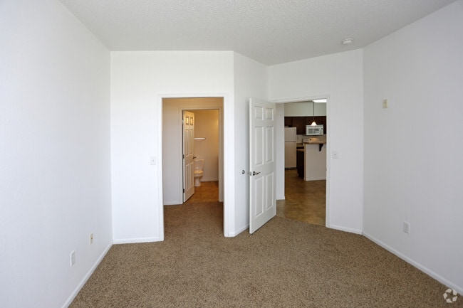 Master Bedroom - Old Orchard Apartments