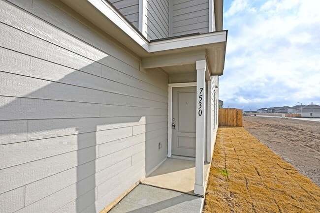 Building Photo - 7530 India Star