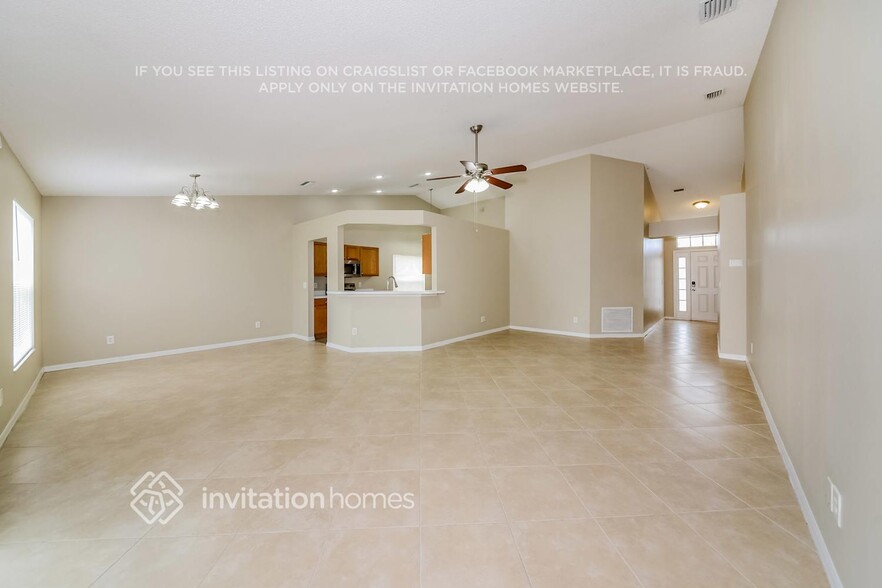 Building Photo - 4526 Sanibel Way