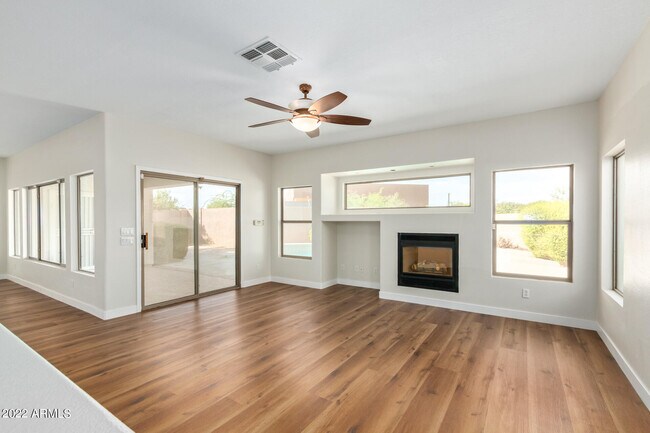 Building Photo - 13232 W Edgemont Ave