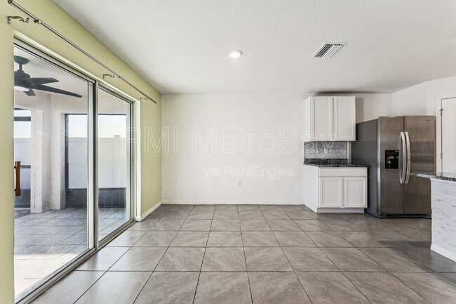 Building Photo - 816 Will Scarlett Ave