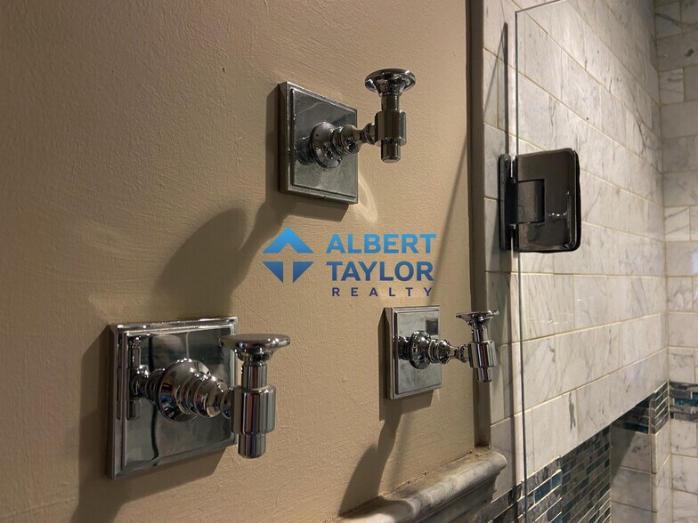 Building Photo - 1 Parker Hill Ter