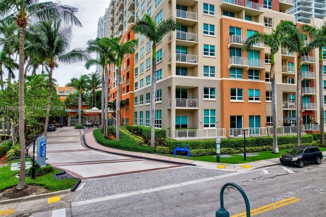 Building Photo - 2000 N Bayshore Dr