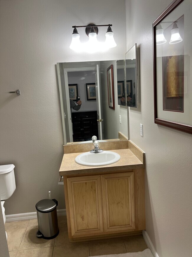 Building Photo - 5156 Regatta Dr