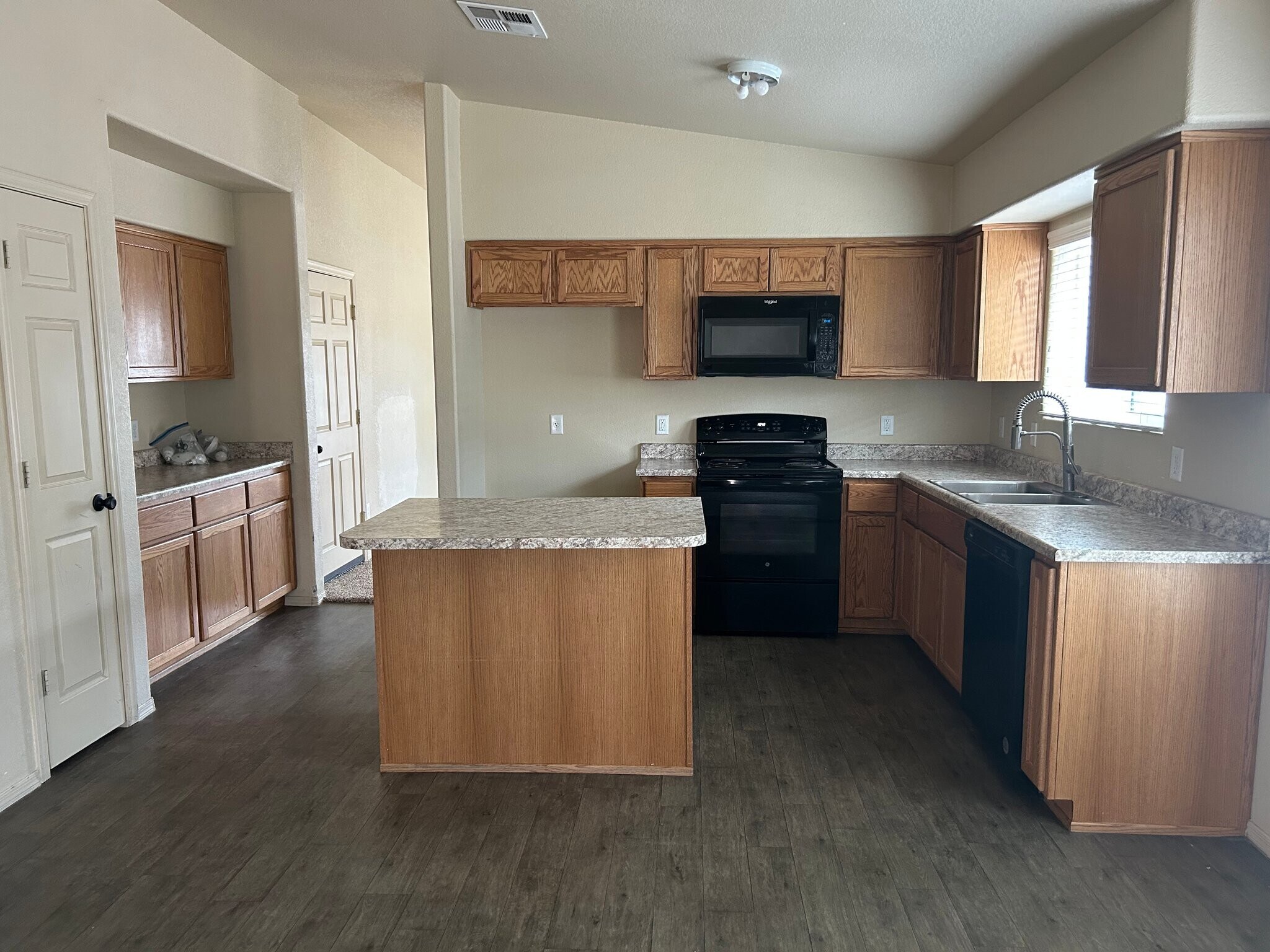 Building Photo - 7826 E 44th Pl