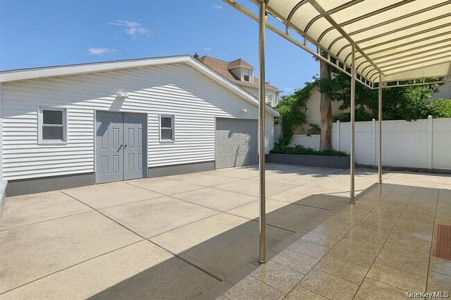 Building Photo - 107-43 Inwood St