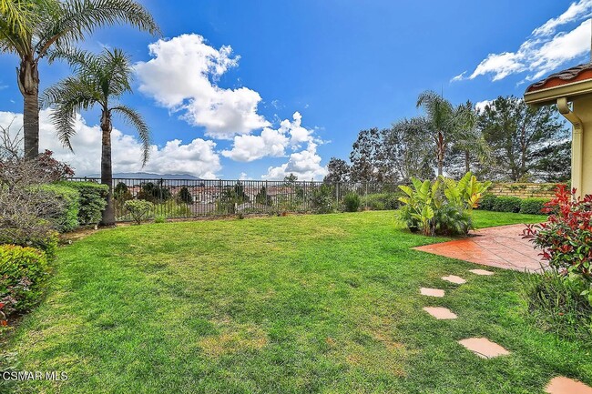 Building Photo - Location and Views!