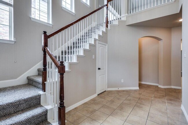 Building Photo - 205 Chester Dr