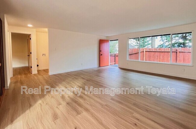 Building Photo - 908 Key St