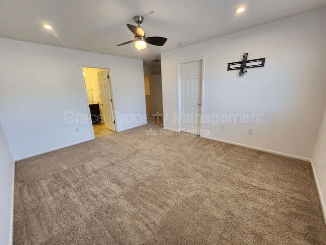 Building Photo - 221 Jackson Dr