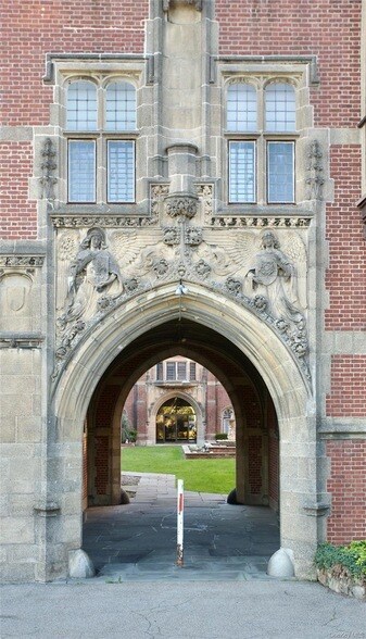 Building Photo - 403 Chateau Rive