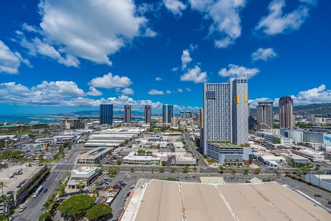 Building Photo - Modern Studio with Partial Ocean Views at ...