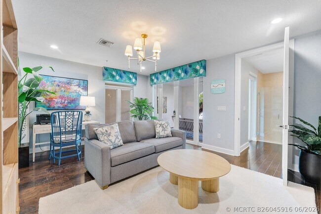Building Photo - 57 Isle of Venice Dr