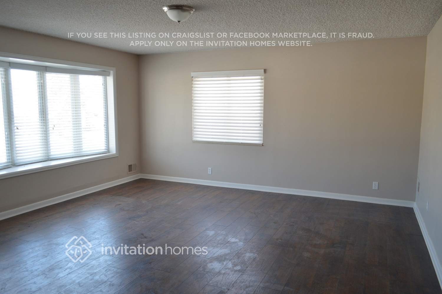 Building Photo - 10870 Larry Dr